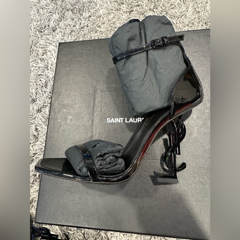 Saint Laurent Opyum Sandals in Black Patent Leather size 35.5
